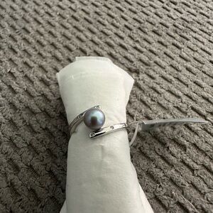 Elegant Silver Pearl Ring